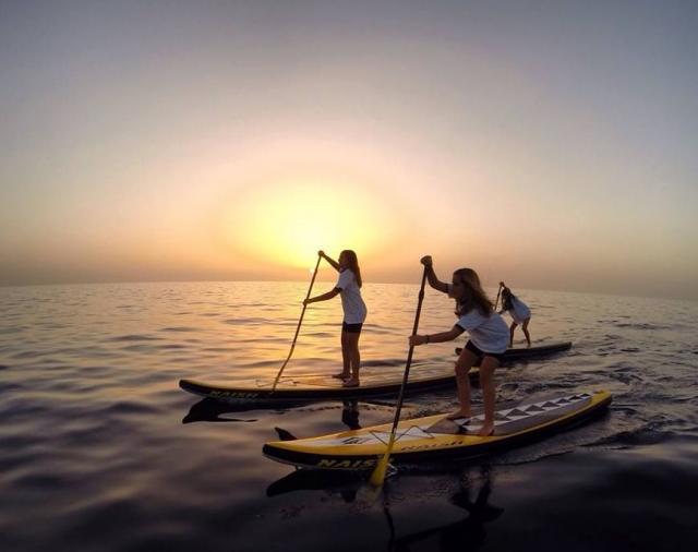 En el mar con el atardecer canario.jpg